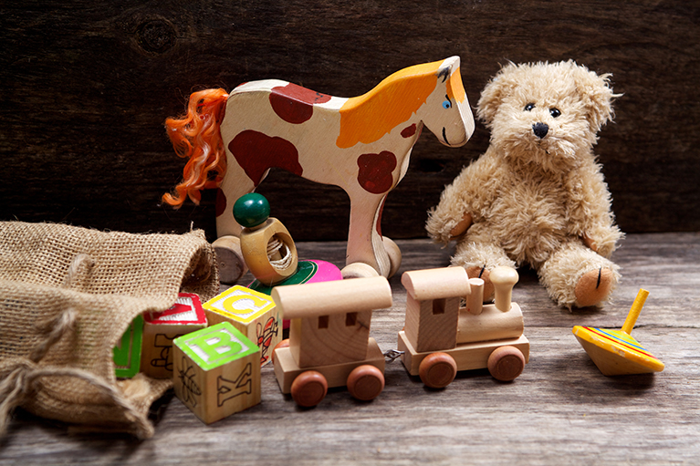 Как научить ребёнка собирать игрушки
